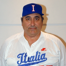 Just as Sal Varriale proudly wore the Italia jersey early in his coaching career, the time is right for Mike Sciscia to follow his lead.